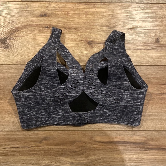 Victoria Sport Bra 34B - Picture 5 of 5